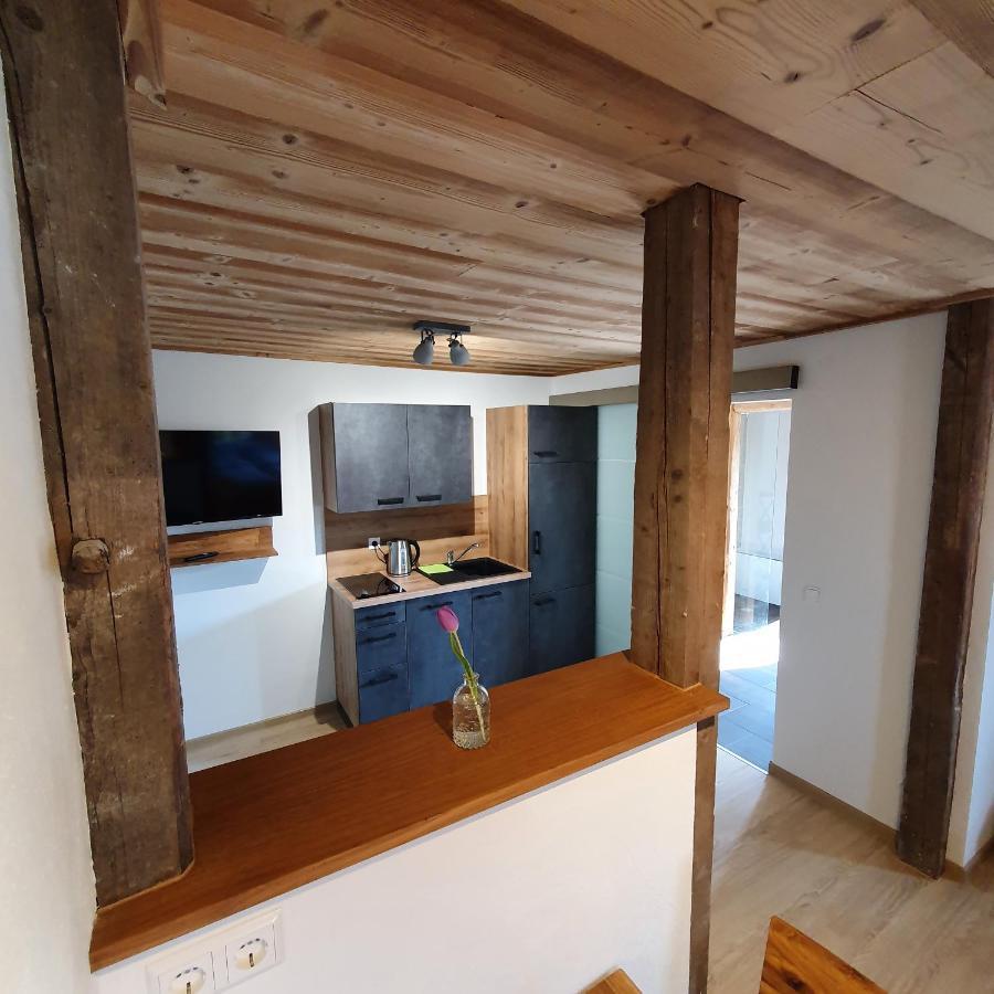 Alte Backstube - Ferienwohnung Hüttenstube und Ferienzimmer Auszeit Erkenbrechtsweiler Exterior foto